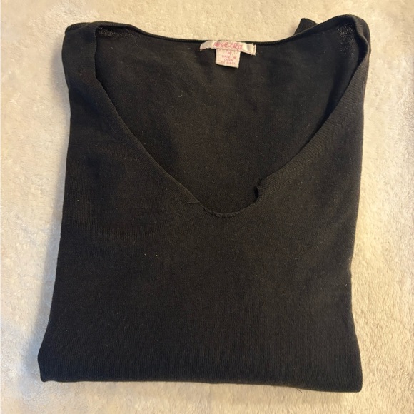 Malika Sweaters - Classic Black V-Neck Single Ply Cashmere Sweater